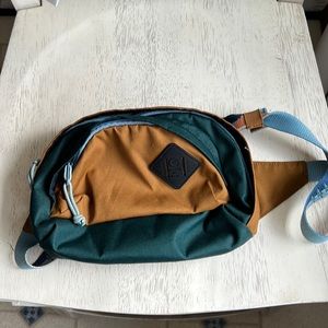 UBB Hip Fanny Sling Pack